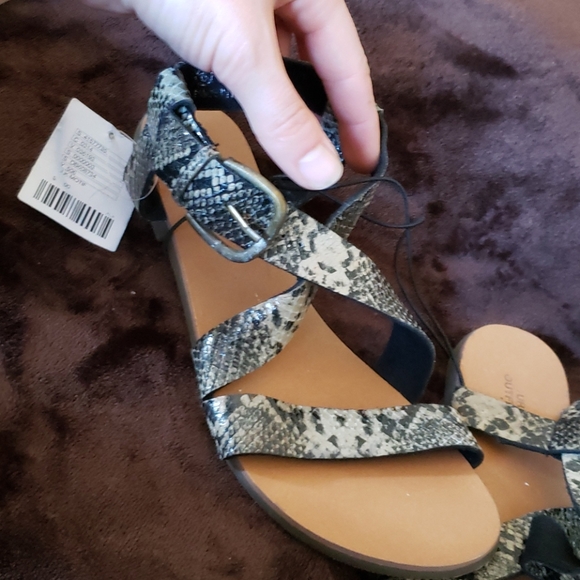 Urban outfitter strappy sandals - Picture 2 of 8